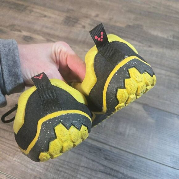 Vivobarefoot Neo Midfoot running shoes sneakers size 10 men\'s black yellow main image 6